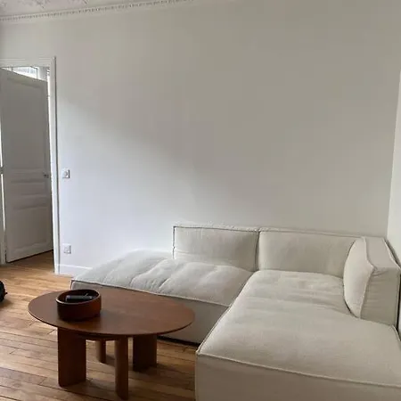 1 Bedroom In Montmartre Apartment Paris